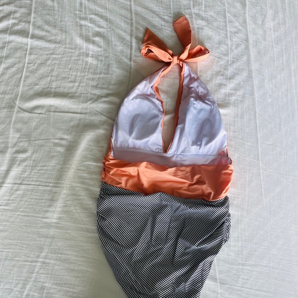 Cupshe One Piece Swimsuit - Picture 2 of 3